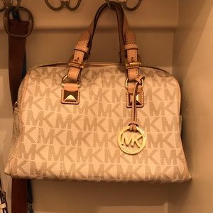 Michael Kors hand bag